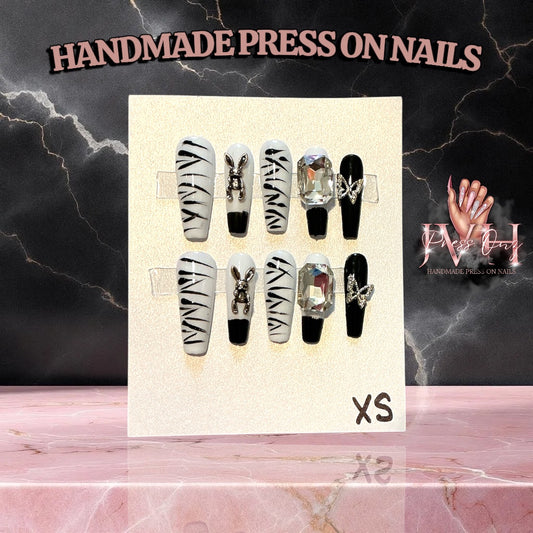 ZEBRA LUXE NAILS